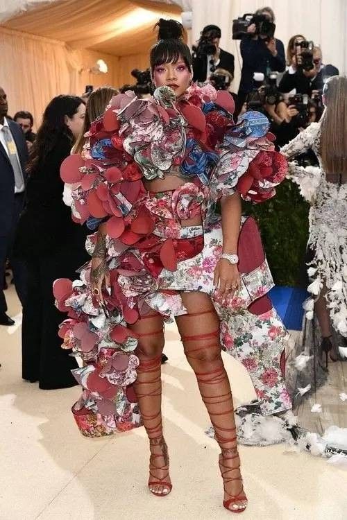 2017 Met Gala - 川久保玲：一位让全球明星们向她致敬的时装设计师